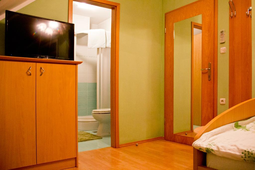 Guesthouse Jug Blato Екстериор снимка